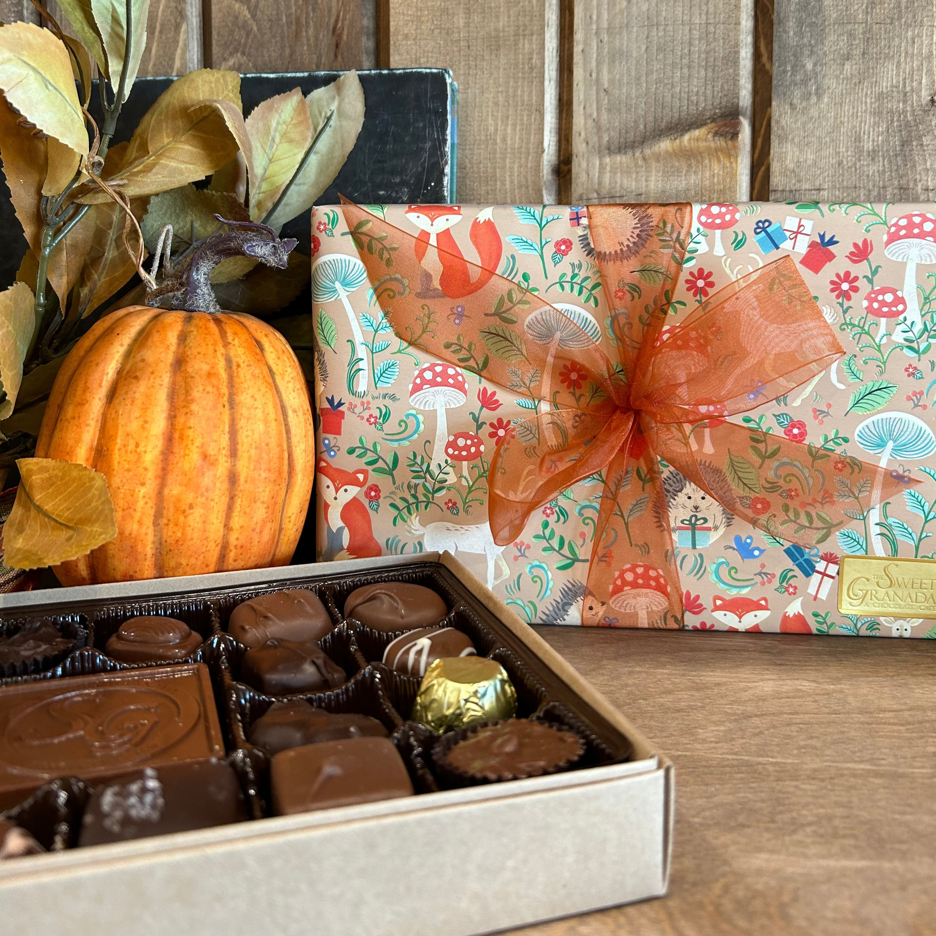 22pc Fall Assorted Gift Box
