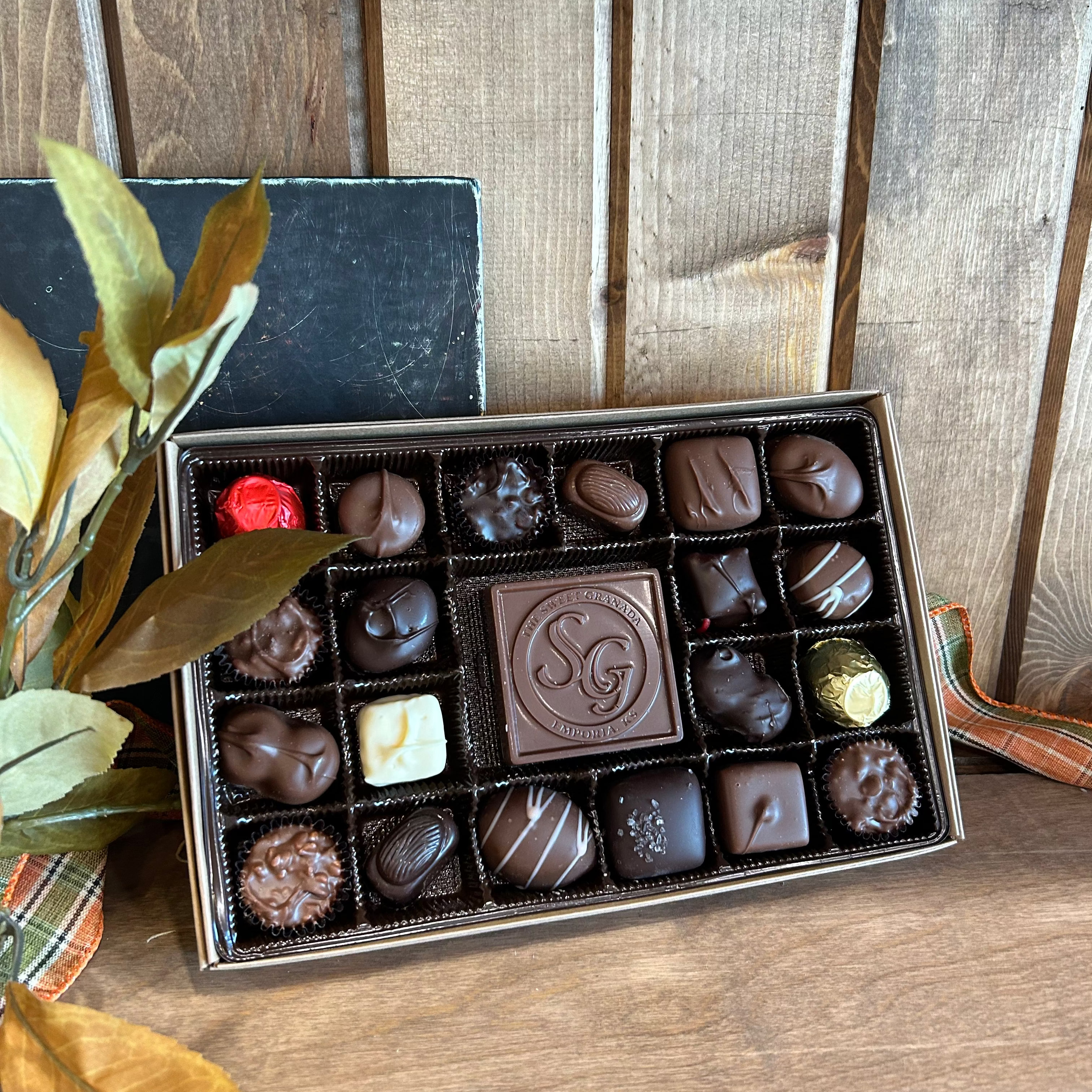22pc Fall Assorted Gift Box