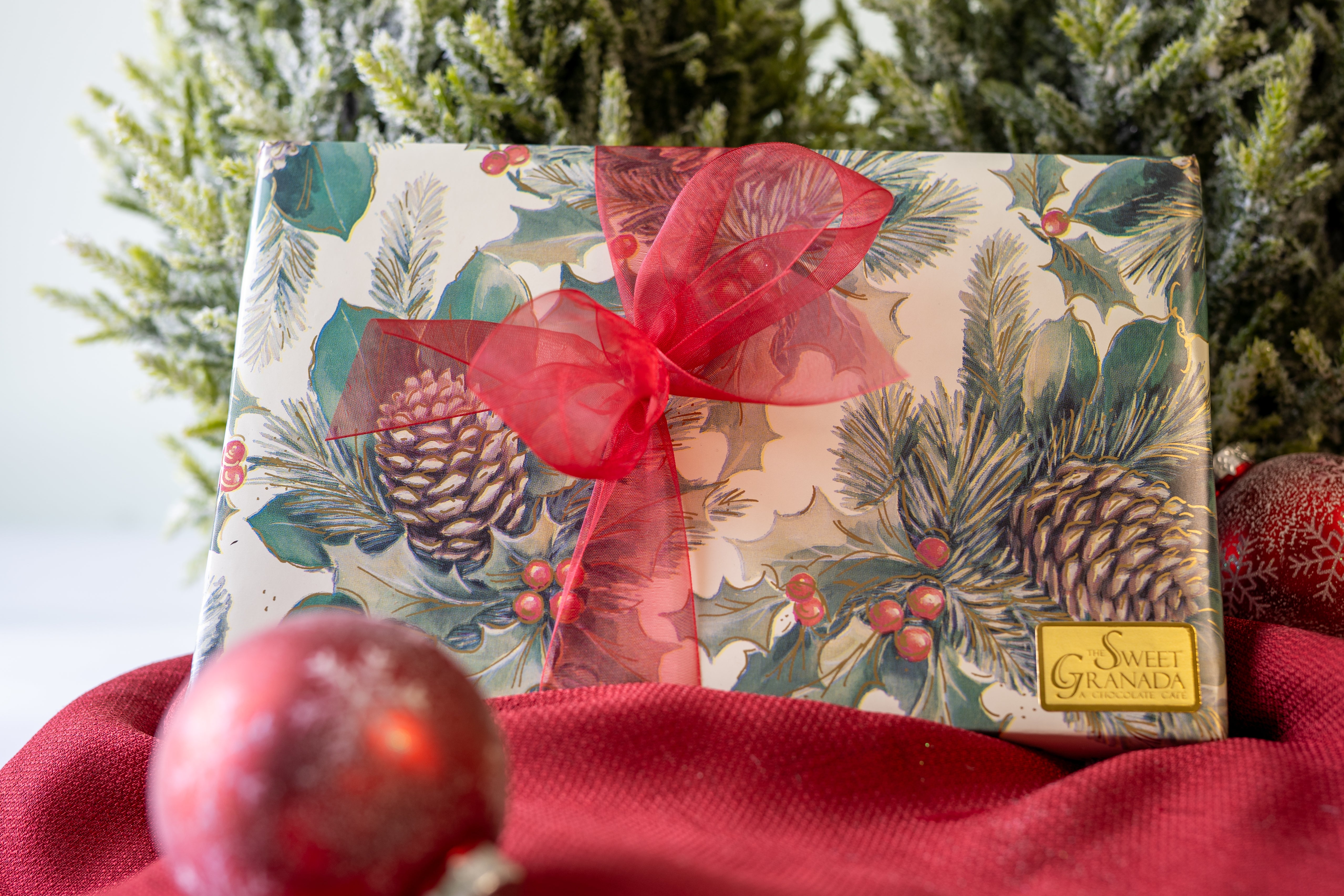 22pc Holiday Assorted Gift Box