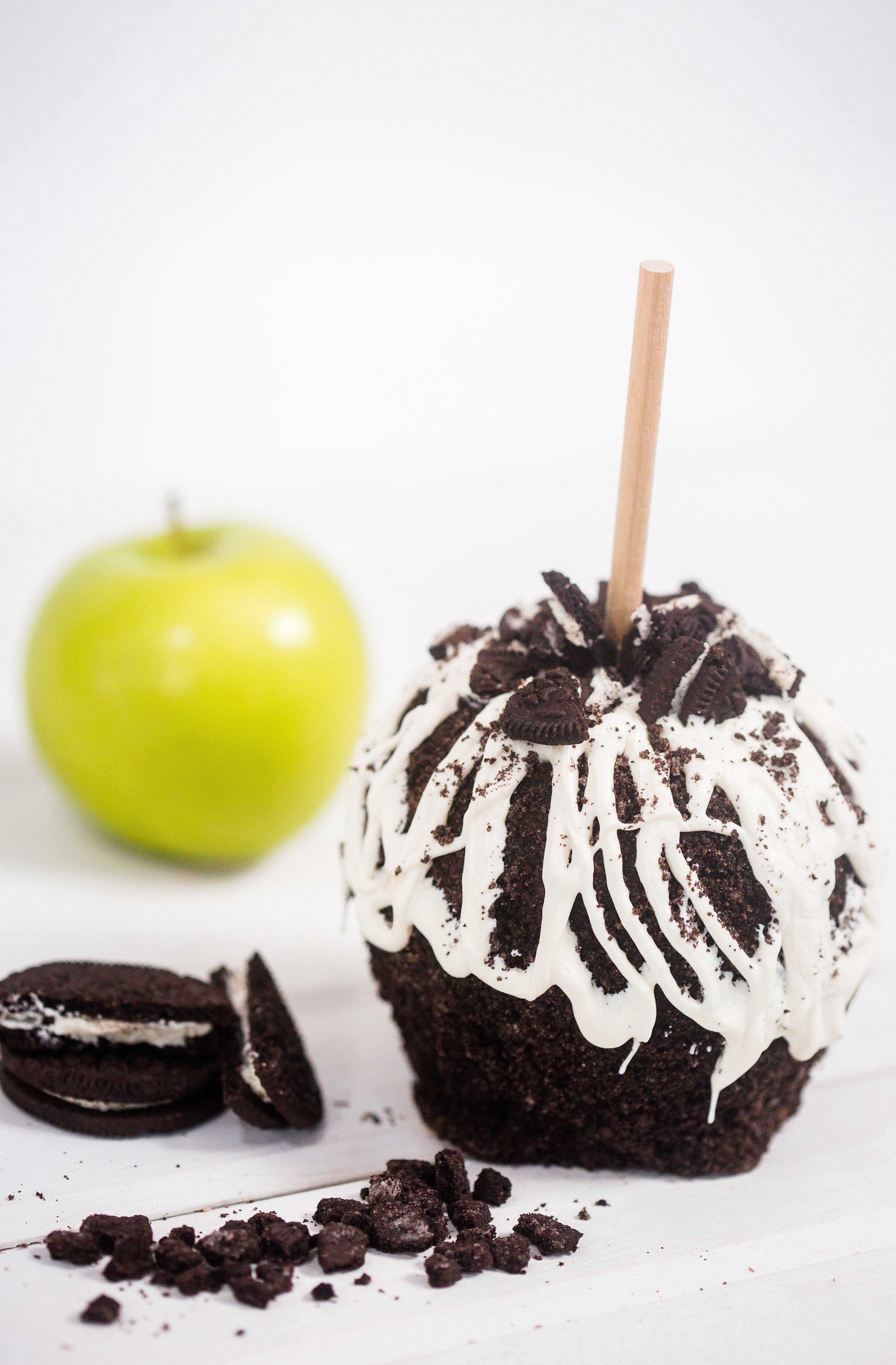 Oreo Caramel Apple