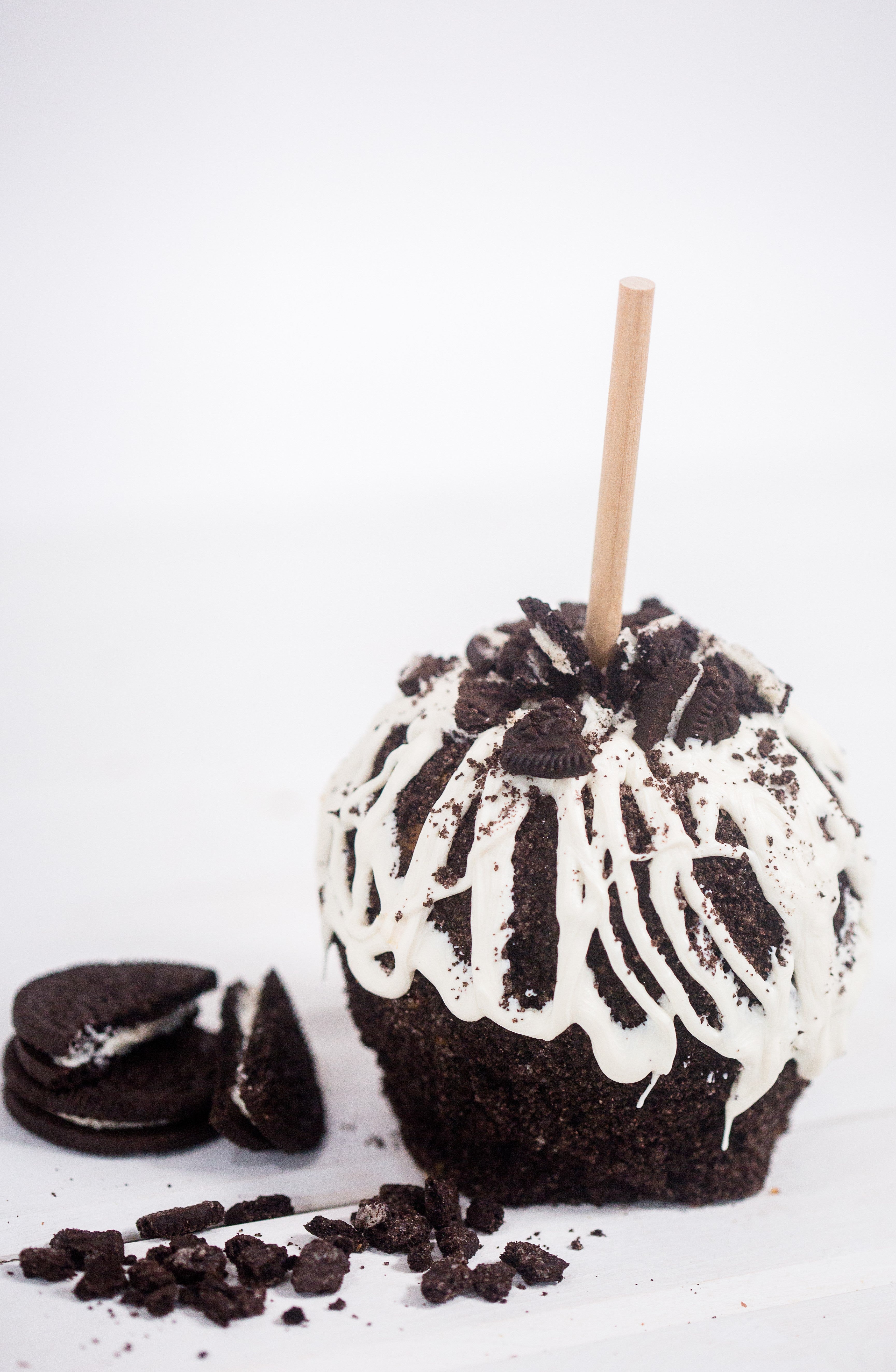Oreo Caramel Apple